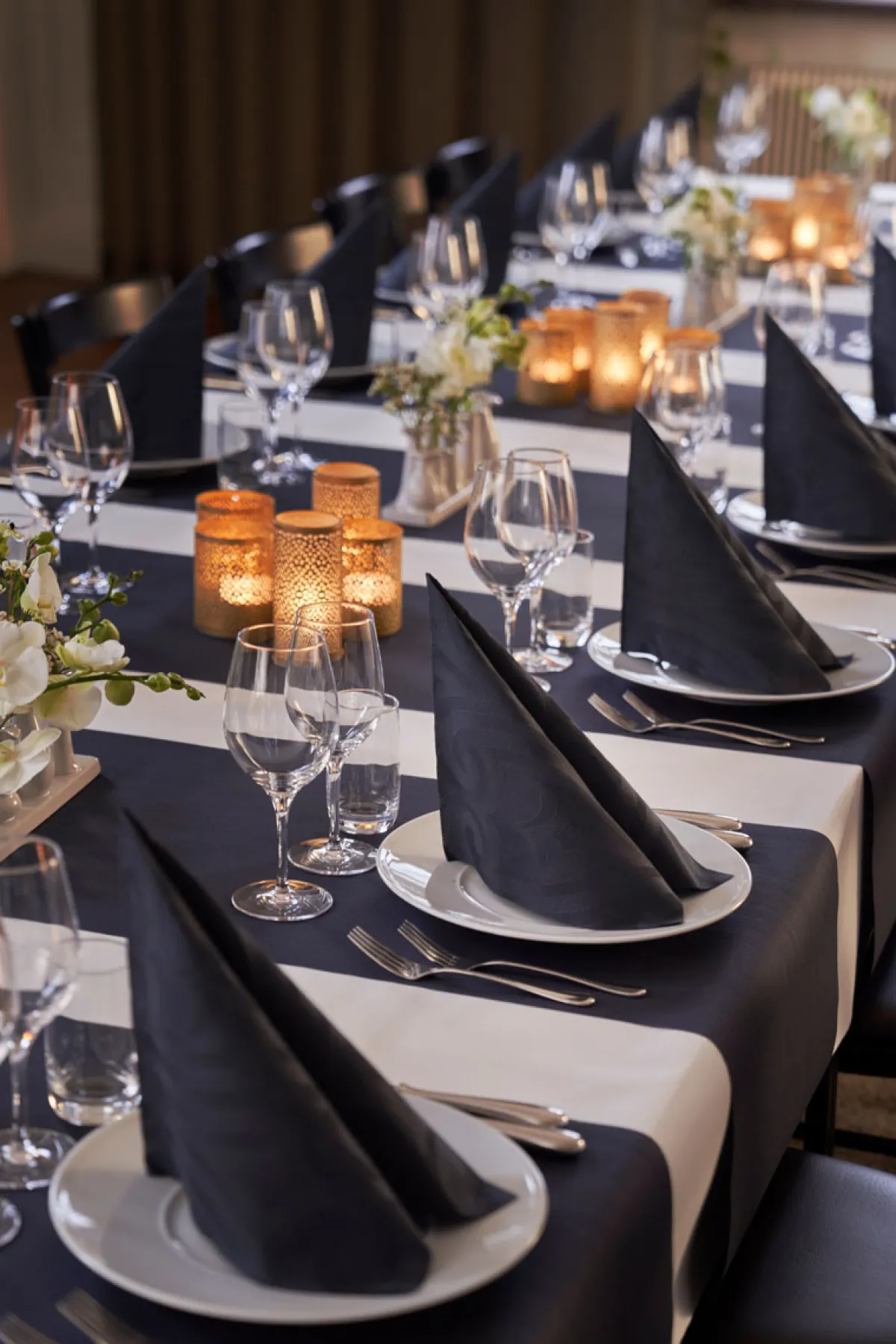 Servietten Im Dinnerformat>DUNI Elegance®-Serviette Lily 40 x 40 cm Schwarz