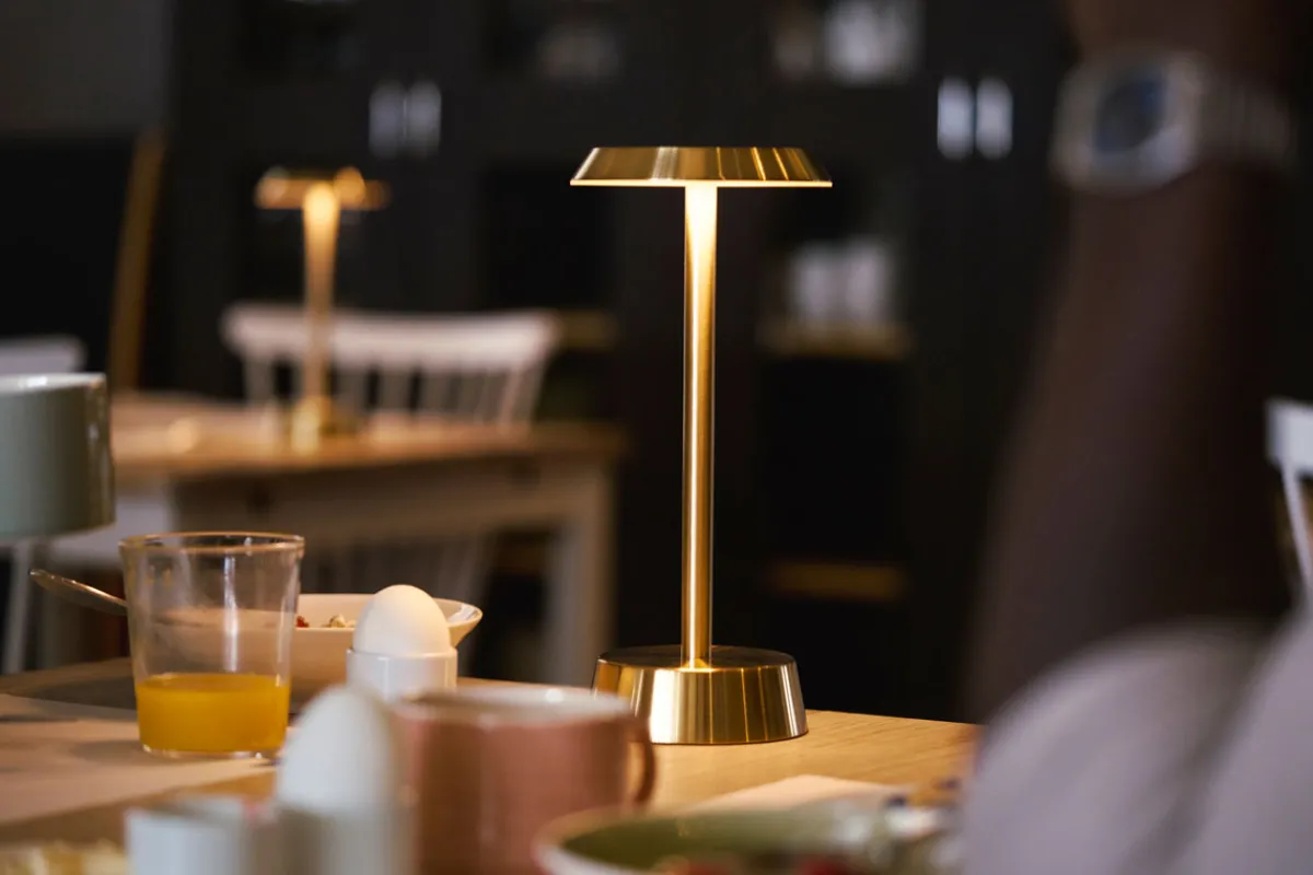 Led Lampen>DUNI LED Lampe kabellos Nour 26,3 x Ø 11,9 cm 14 Std. Messing