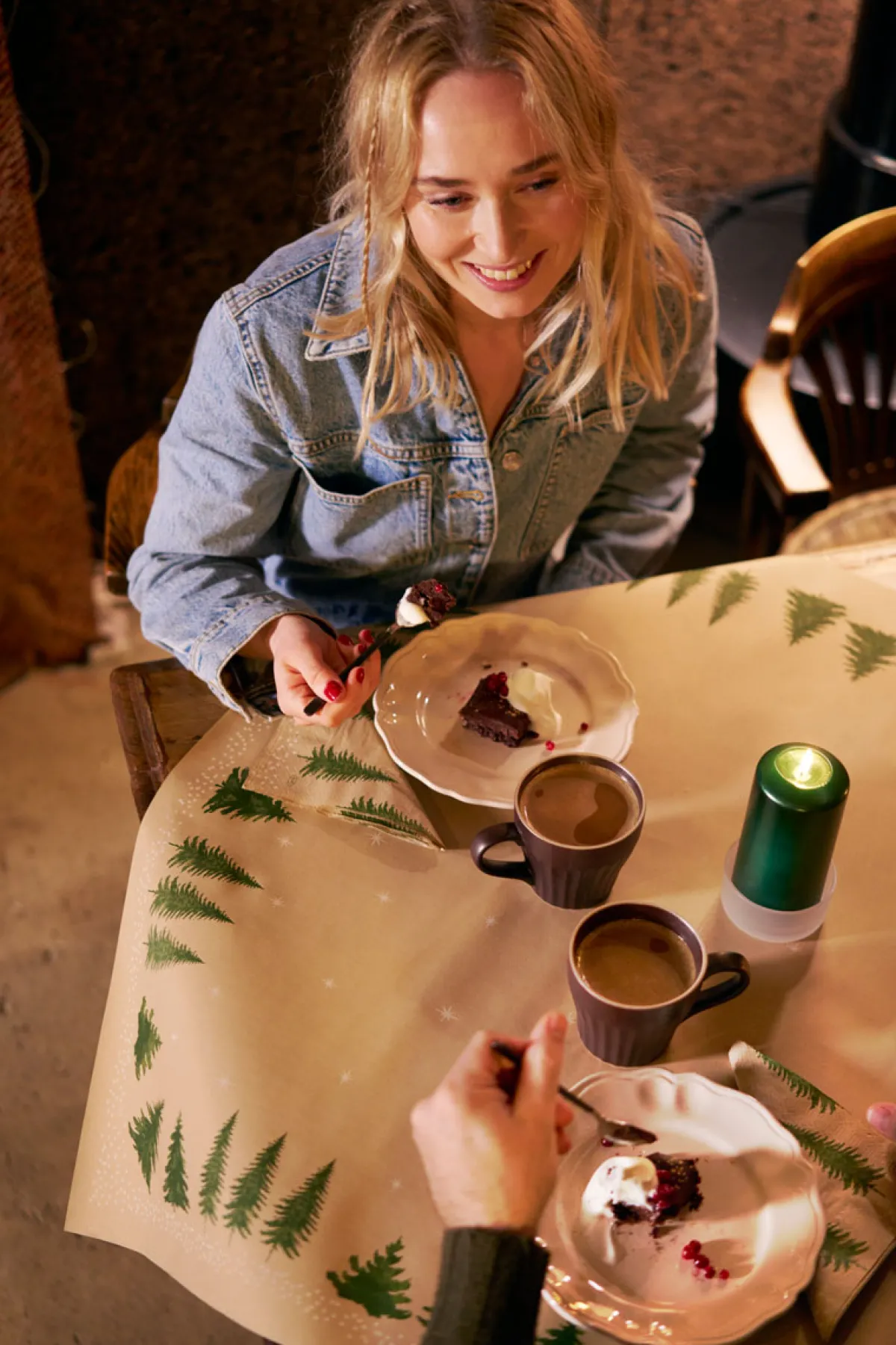 Stumpenkerzen>DUNI Stumpenkerze 150 x Ø 70 mm 50 Std. Grün