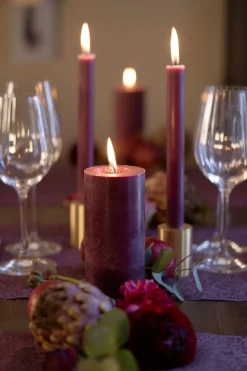 Stumpenkerzen>DUNI Stumpenkerzen 150 x Ø 70 mm 50 Std. Plum