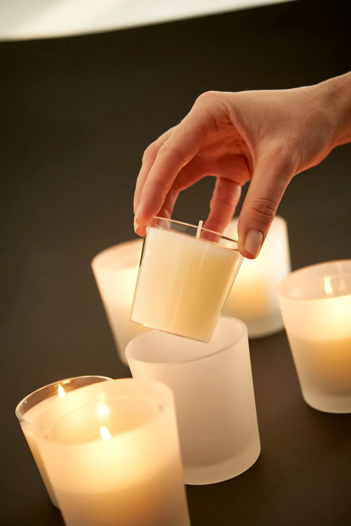 Teelichter & Nachfüllsets>DUNI Switch & Shine Nachfüller 65 x Ø 65 mm 30 Std. Cream