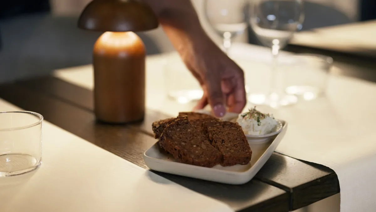 Tischläufer>DUNI Velviq® Tête-à-Tête-Tischläufer 0,4 X 24 m Weiß